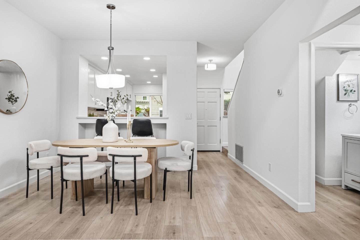 Detail Gallery Image 8 of 41 For 417 Saint Emilion Ct, Mountain View,  CA 94043 - 3 Beds | 2/1 Baths