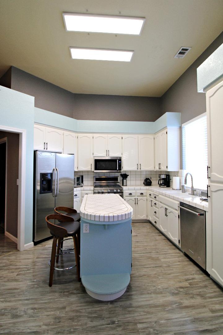 Detail Gallery Image 15 of 42 For 778 Mission Ridge Dr, Manteca,  CA 95337 - 3 Beds | 2 Baths