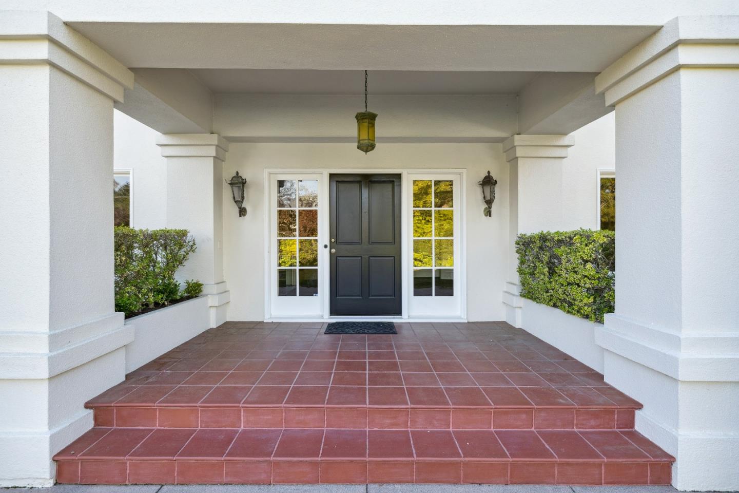 Detail Gallery Image 3 of 7 For 715 Brewer Dr, Hillsborough,  CA 94010 - 6 Beds | 4 Baths