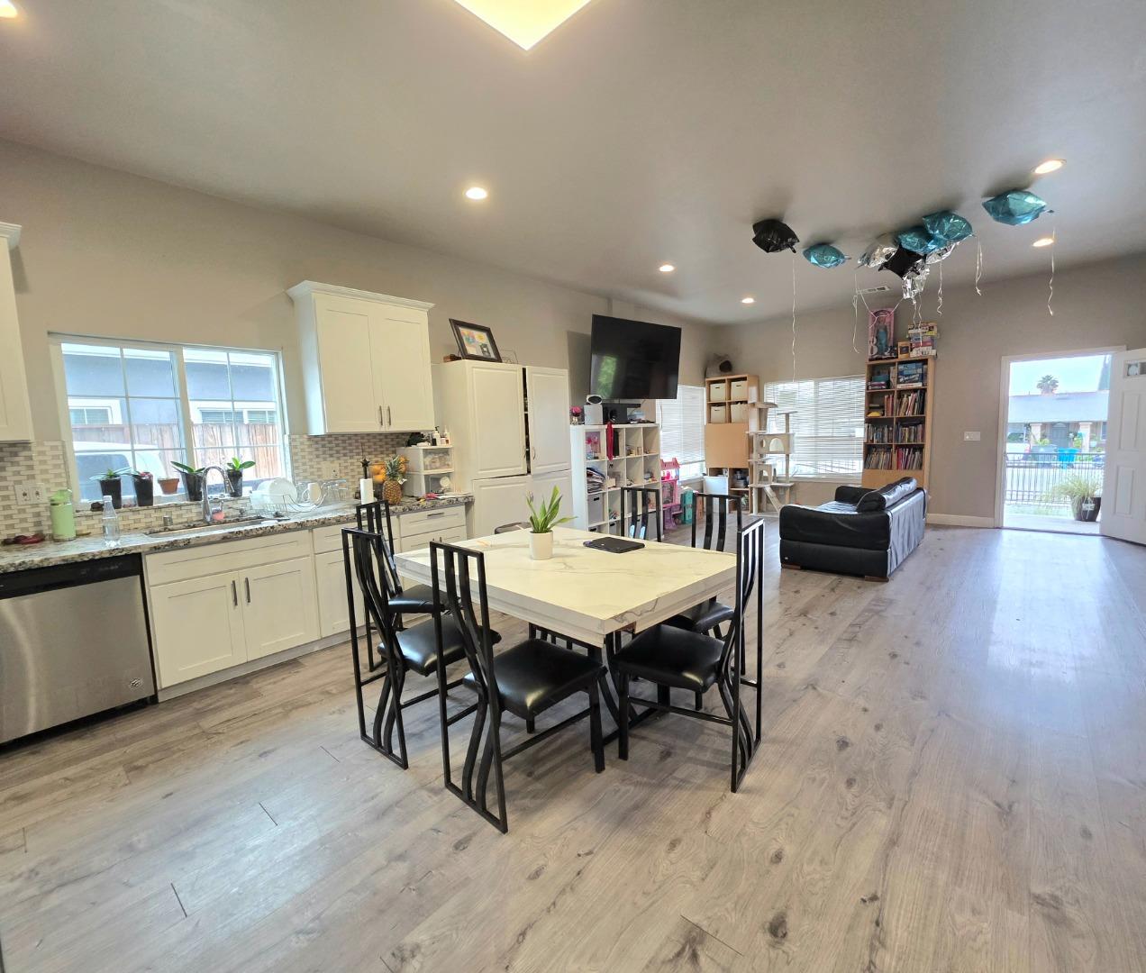 Detail Gallery Image 4 of 6 For 3391 E Hills Dr, San Jose,  CA 95127 - 6 Beds | 5 Baths