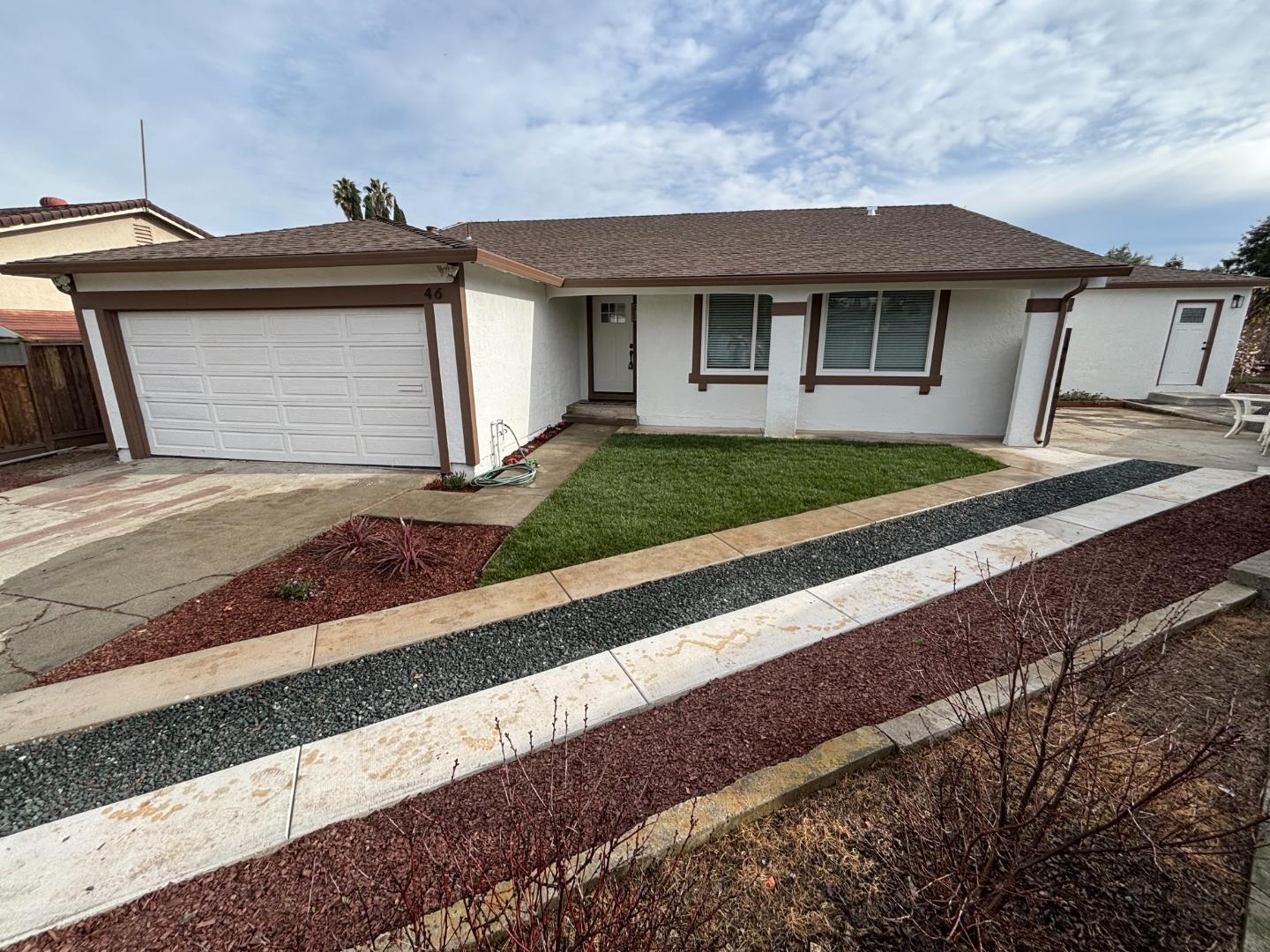 Front Image Thumbnail for ML82032476