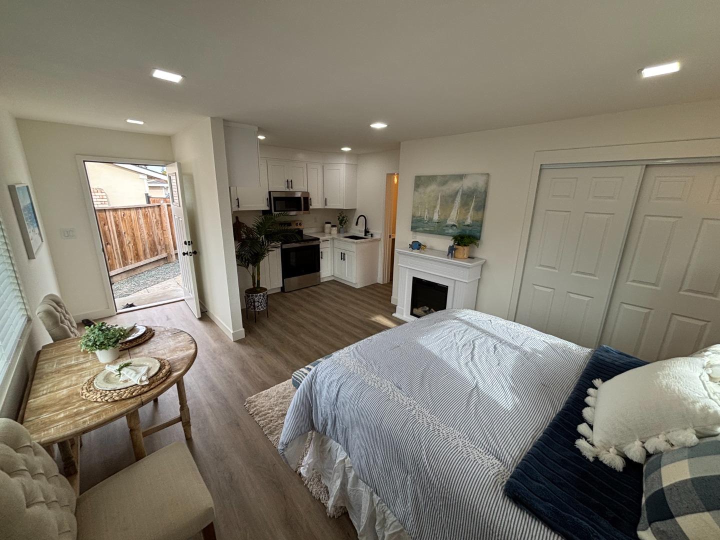 Detail Gallery Image 16 of 22 For 46 Chapelhaven Ct, San Jose,  CA 95111 - 4 Beds | 3 Baths