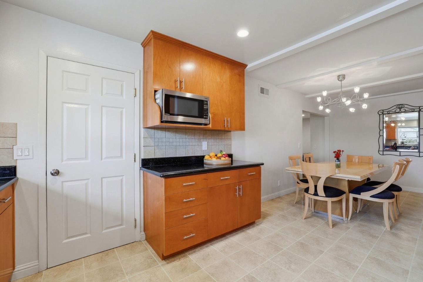 Detail Gallery Image 9 of 20 For 1581 Elka Ave, San Jose,  CA 95129 - 4 Beds | 2 Baths