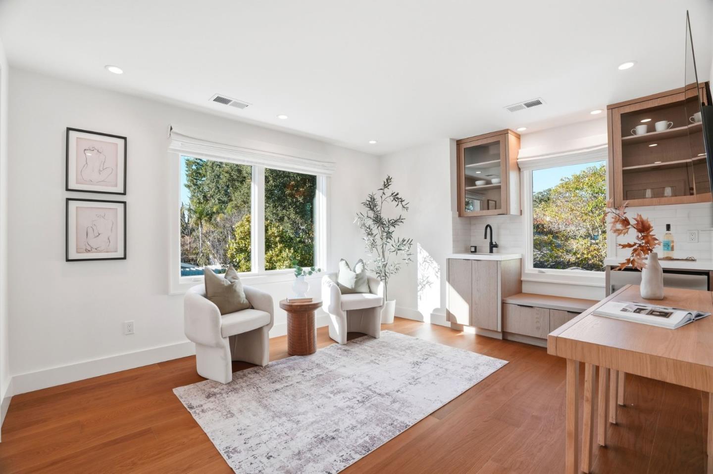 Detail Gallery Image 16 of 36 For 1525 Dana Ave, Palo Alto,  CA 94303 - 4 Beds | 3/1 Baths