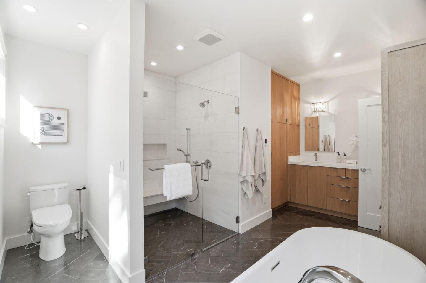 Detail Gallery Image 17 of 36 For 1525 Dana Ave, Palo Alto,  CA 94303 - 4 Beds | 3/1 Baths