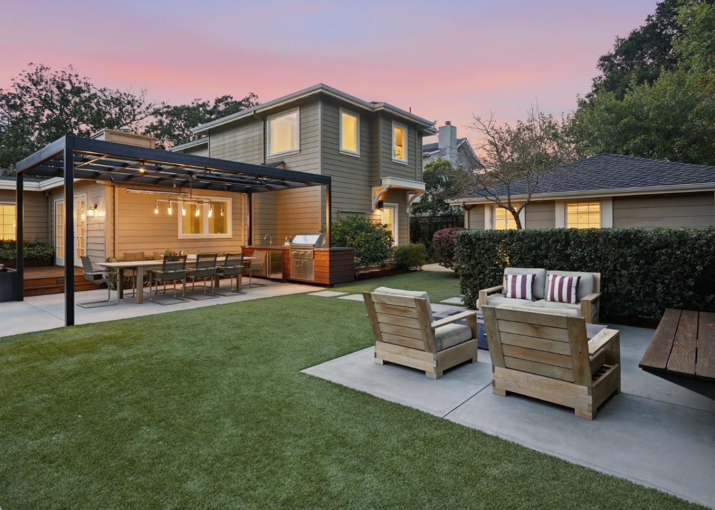 Detail Gallery Image 26 of 36 For 1525 Dana Ave, Palo Alto,  CA 94303 - 4 Beds | 3/1 Baths