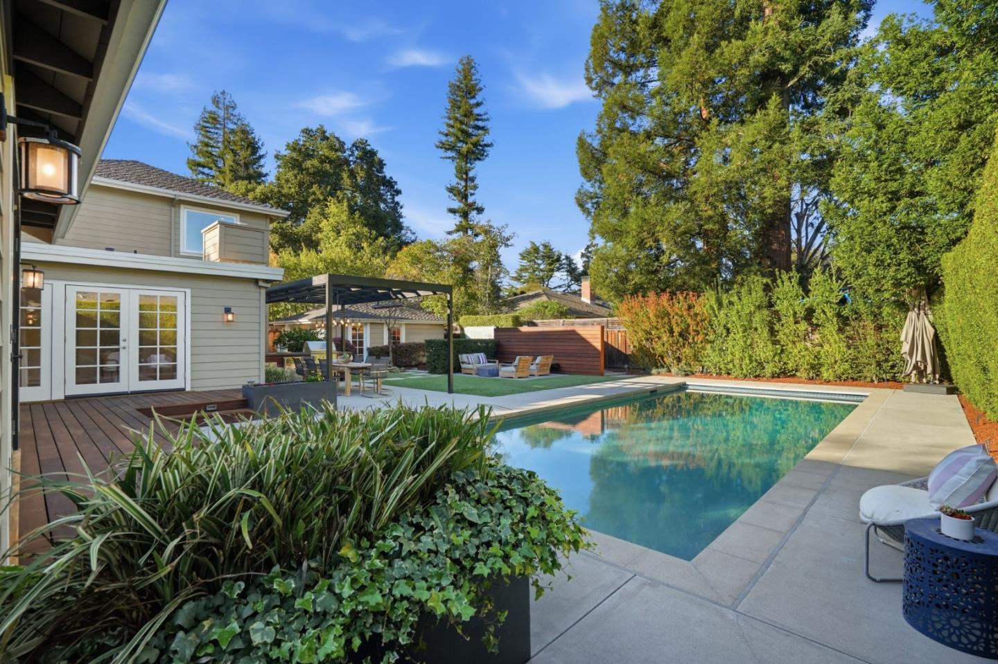 Detail Gallery Image 27 of 36 For 1525 Dana Ave, Palo Alto,  CA 94303 - 4 Beds | 3/1 Baths