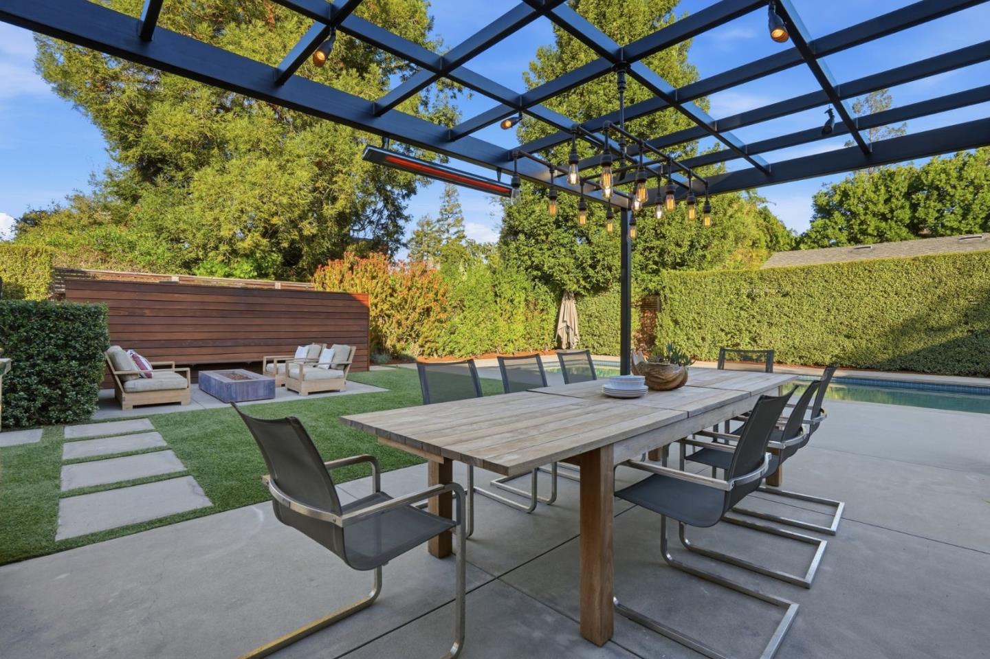 Detail Gallery Image 28 of 36 For 1525 Dana Ave, Palo Alto,  CA 94303 - 4 Beds | 3/1 Baths