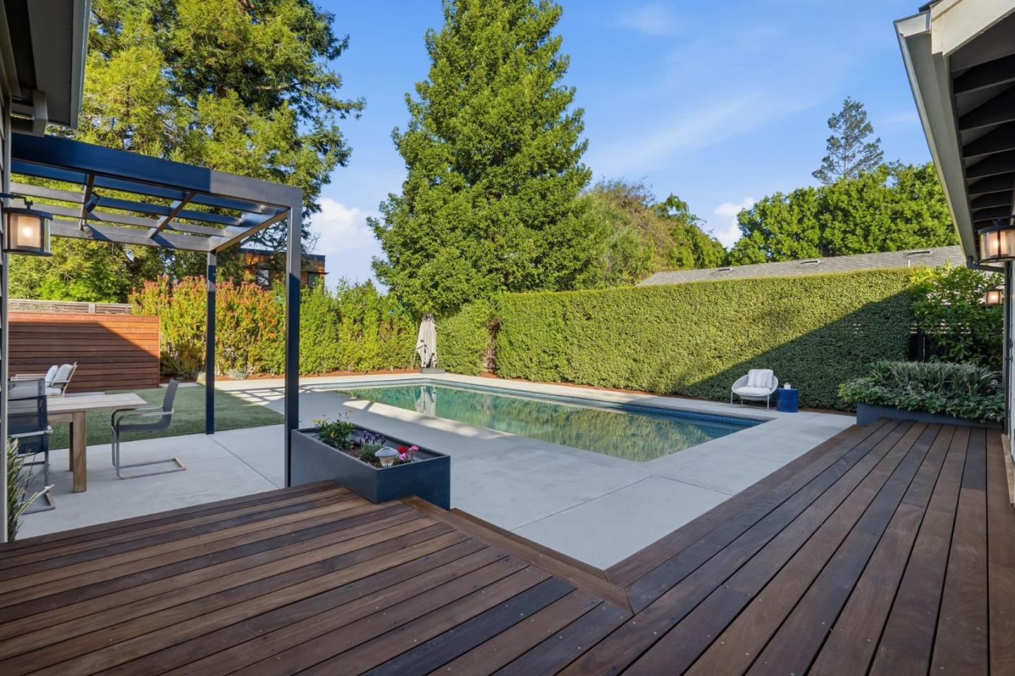 Detail Gallery Image 29 of 36 For 1525 Dana Ave, Palo Alto,  CA 94303 - 4 Beds | 3/1 Baths