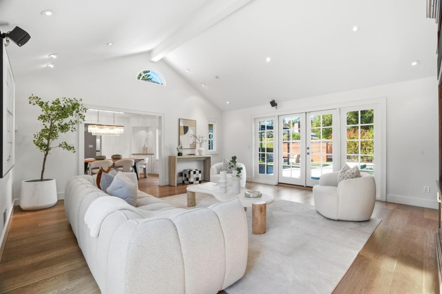 Detail Gallery Image 4 of 36 For 1525 Dana Ave, Palo Alto,  CA 94303 - 4 Beds | 3/1 Baths