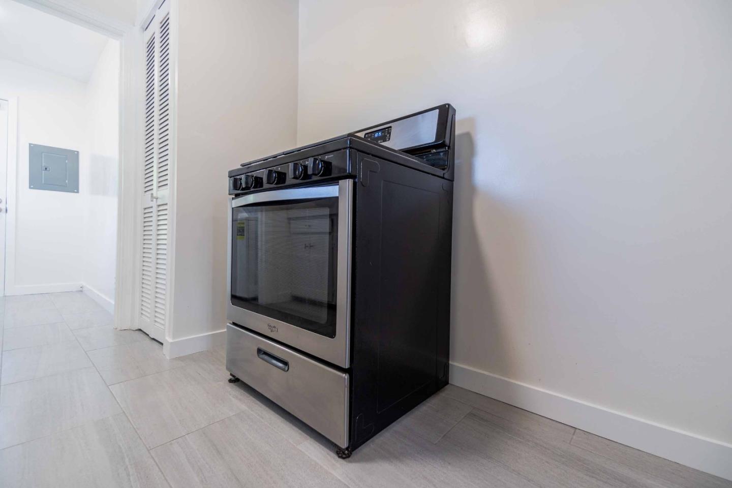 Detail Gallery Image 19 of 30 For 1458 Hopkins St #1,  Berkeley,  CA 94702 - 1 Beds | 1 Baths