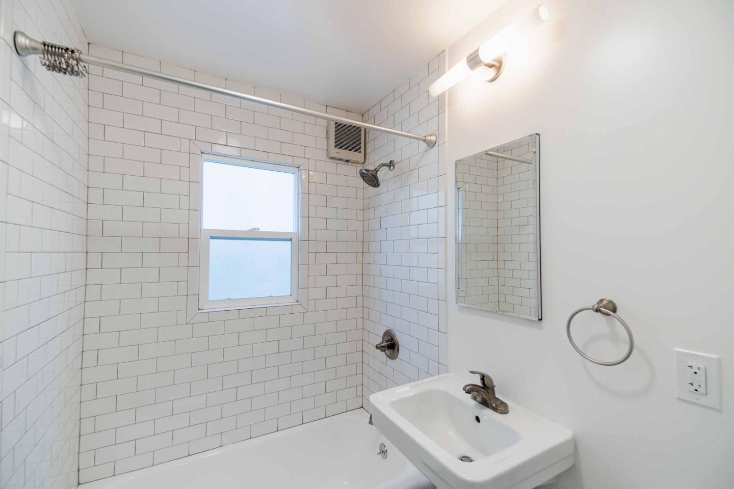 Detail Gallery Image 24 of 30 For 1458 Hopkins St #1,  Berkeley,  CA 94702 - 1 Beds | 1 Baths