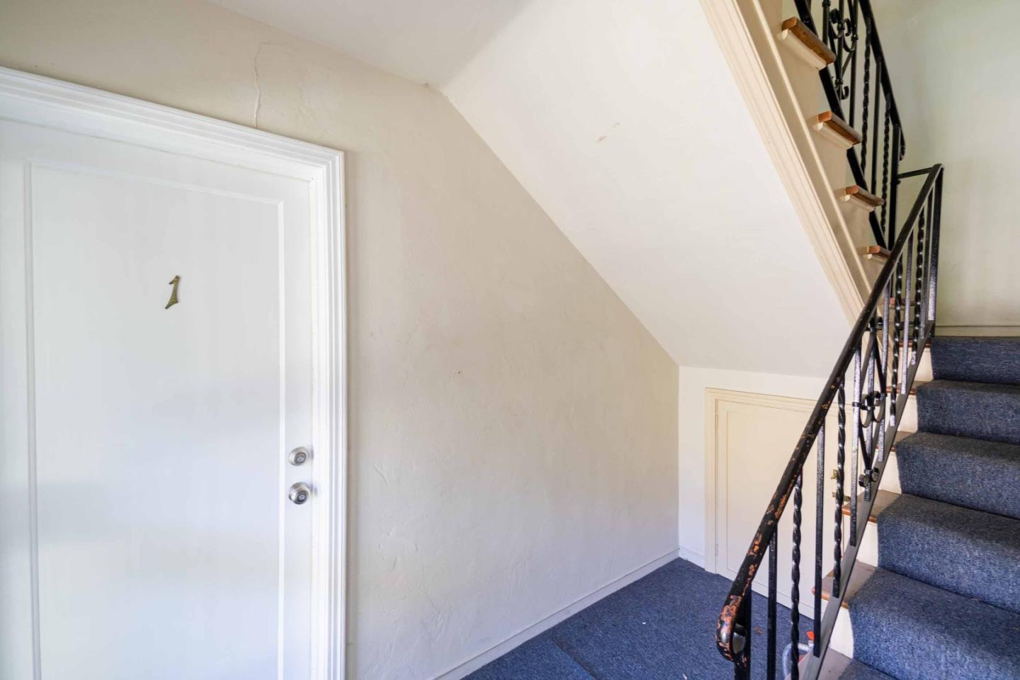 Detail Gallery Image 6 of 30 For 1458 Hopkins St #1,  Berkeley,  CA 94702 - 1 Beds | 1 Baths