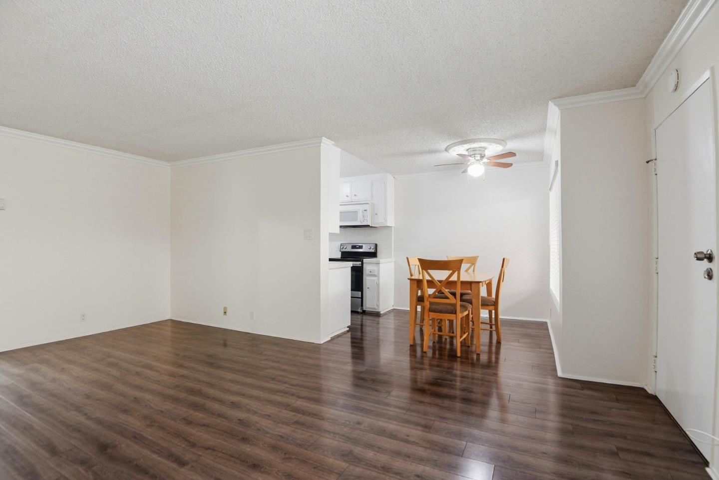 Detail Gallery Image 11 of 23 For 545 Chestnut Ave #206,  Long Beach,  CA 90802 - 1 Beds | 1 Baths