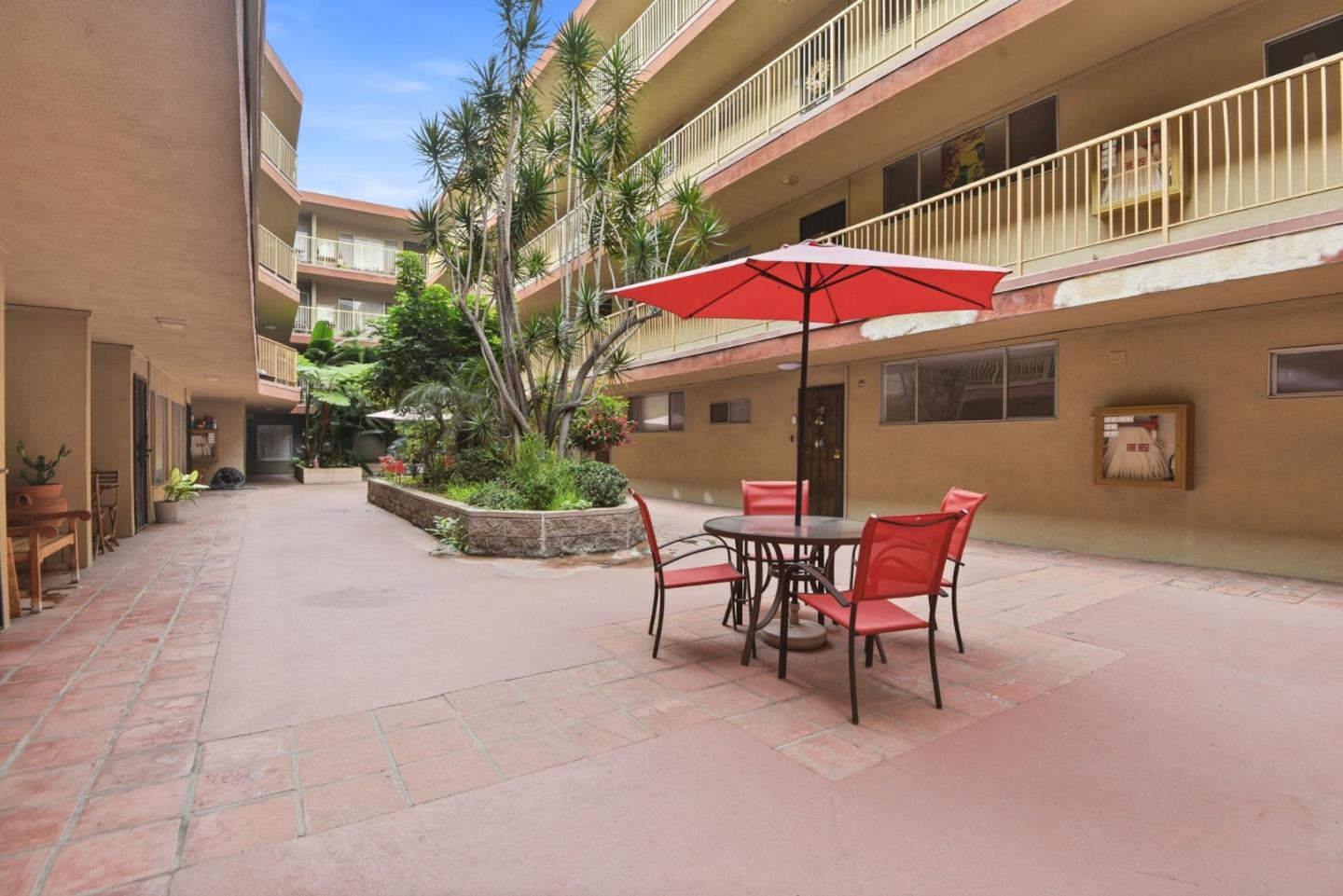 545 Chestnut Avenue UNIT 206, Long Beach, CA, 90802