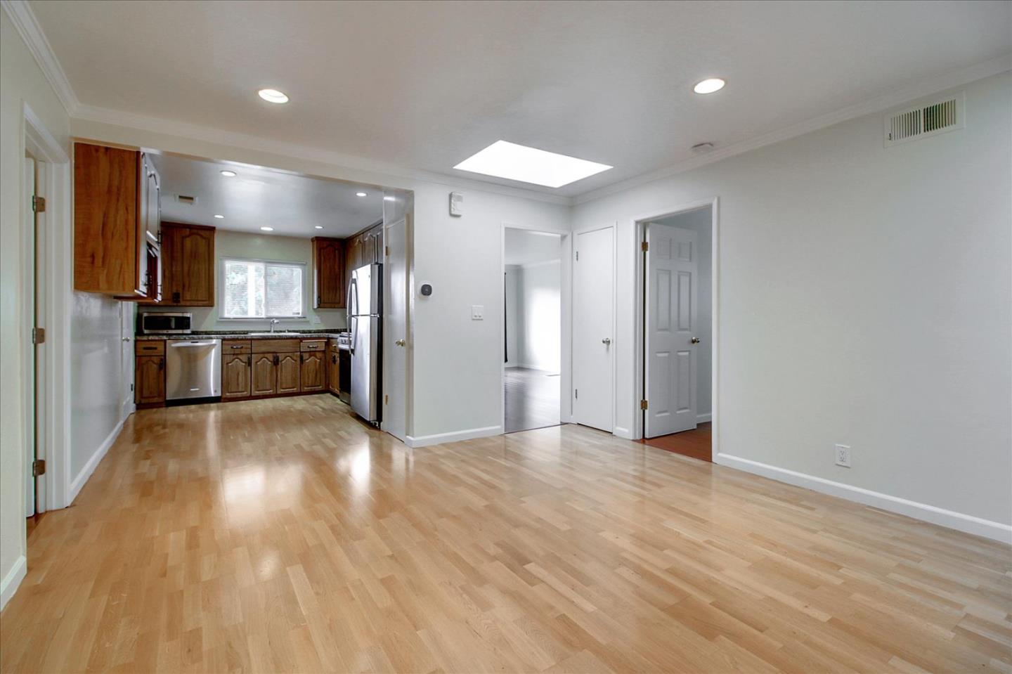 Detail Gallery Image 11 of 31 For 1535 San Joaquin Ave, San Jose,  CA 95118 - 4 Beds | 2 Baths