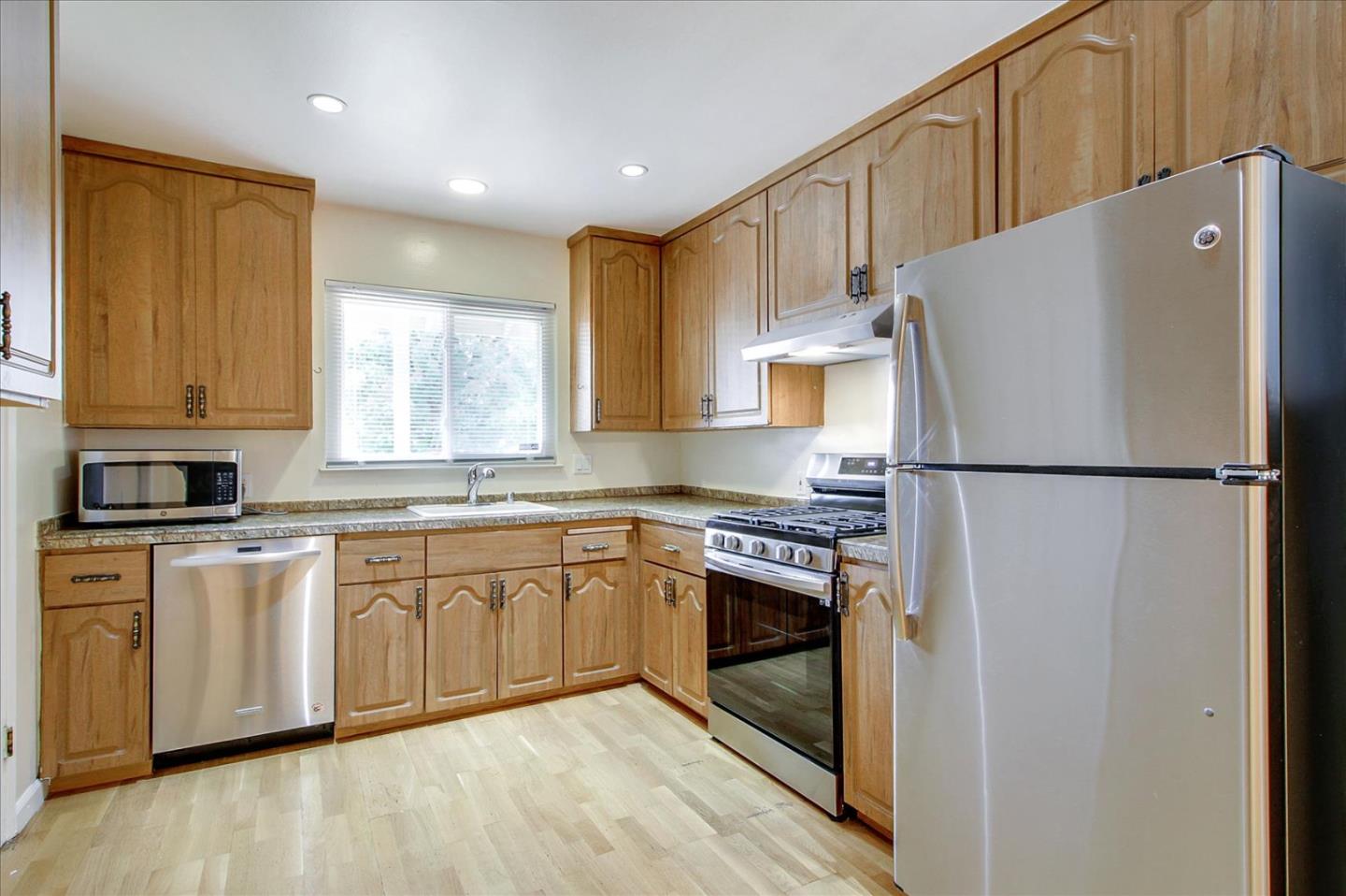 Detail Gallery Image 13 of 31 For 1535 San Joaquin Ave, San Jose,  CA 95118 - 4 Beds | 2 Baths