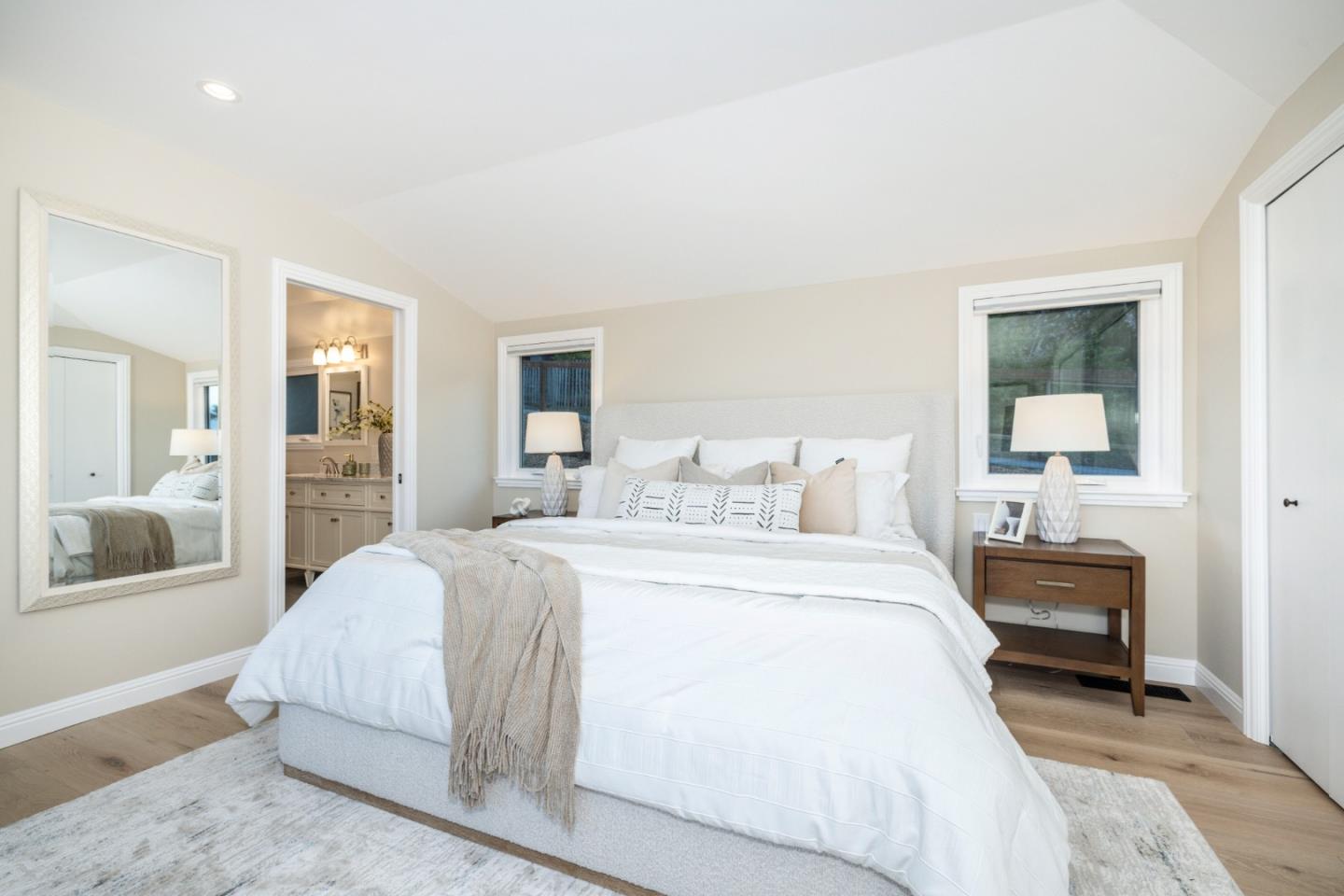 Detail Gallery Image 22 of 41 For 3803 Hamilton Way, Redwood City,  CA 94062 - 4 Beds | 2 Baths