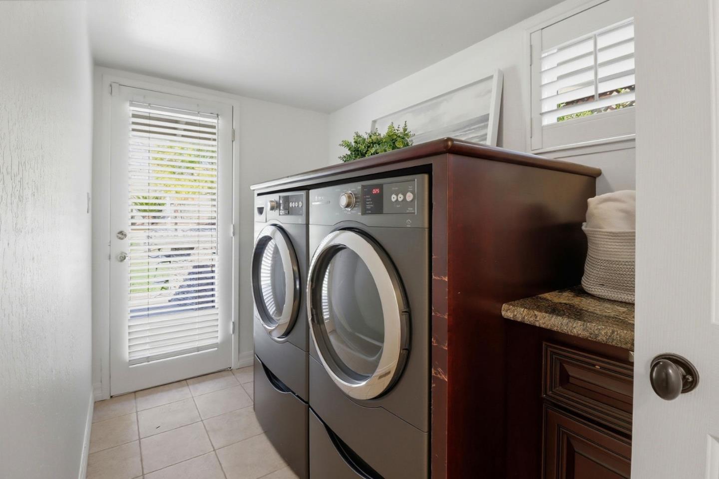 Detail Gallery Image 33 of 44 For 1241 Hillcrest Dr, San Jose,  CA 95120 - 4 Beds | 2/1 Baths