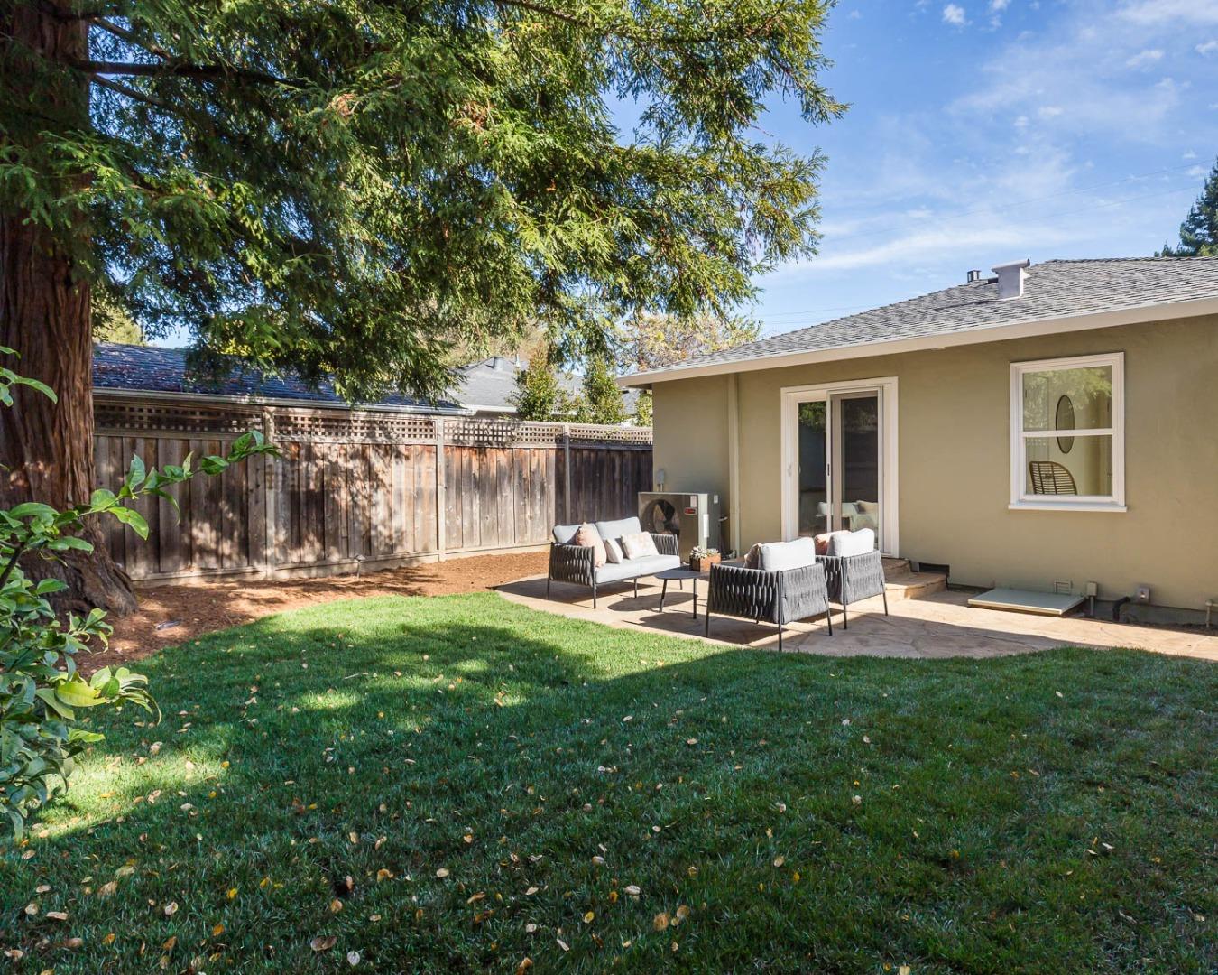 Detail Gallery Image 13 of 16 For 357 Mckendry Dr, Menlo Park,  CA 94025 - 3 Beds | 1/1 Baths