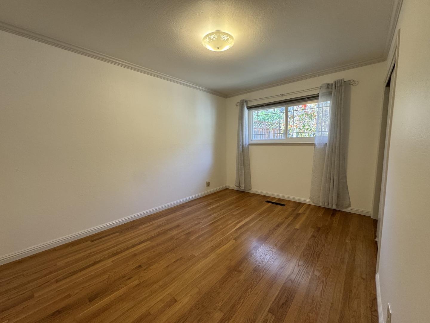 Detail Gallery Image 16 of 28 For 3534 Jefferson Ave, Redwood City,  CA 94062 - 4 Beds | 3 Baths