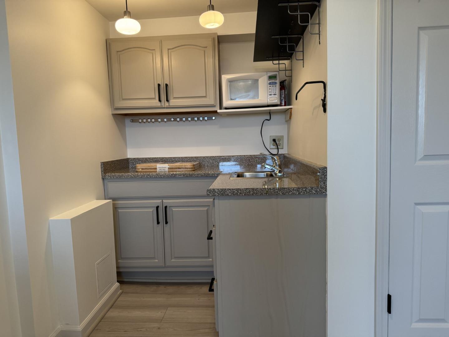 Detail Gallery Image 22 of 28 For 3534 Jefferson Ave, Redwood City,  CA 94062 - 4 Beds | 3 Baths