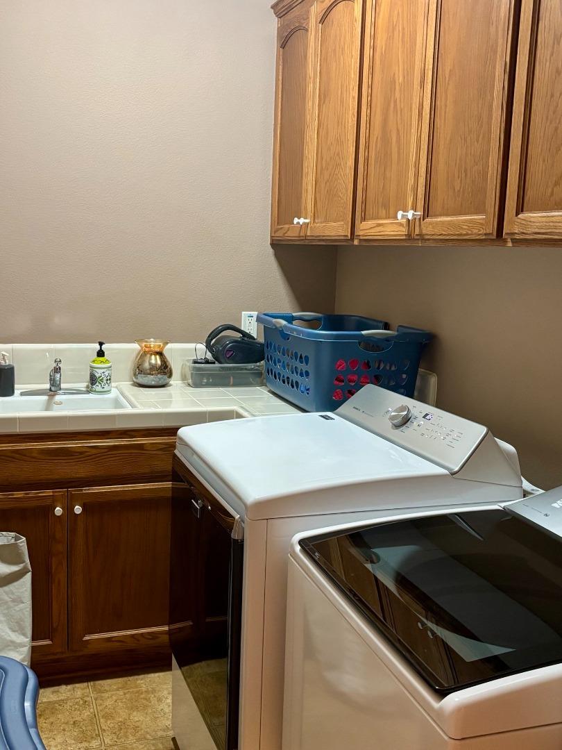 Detail Gallery Image 12 of 22 For 221 Alves Ln, Greenfield,  CA 93927 - 4 Beds | 3 Baths