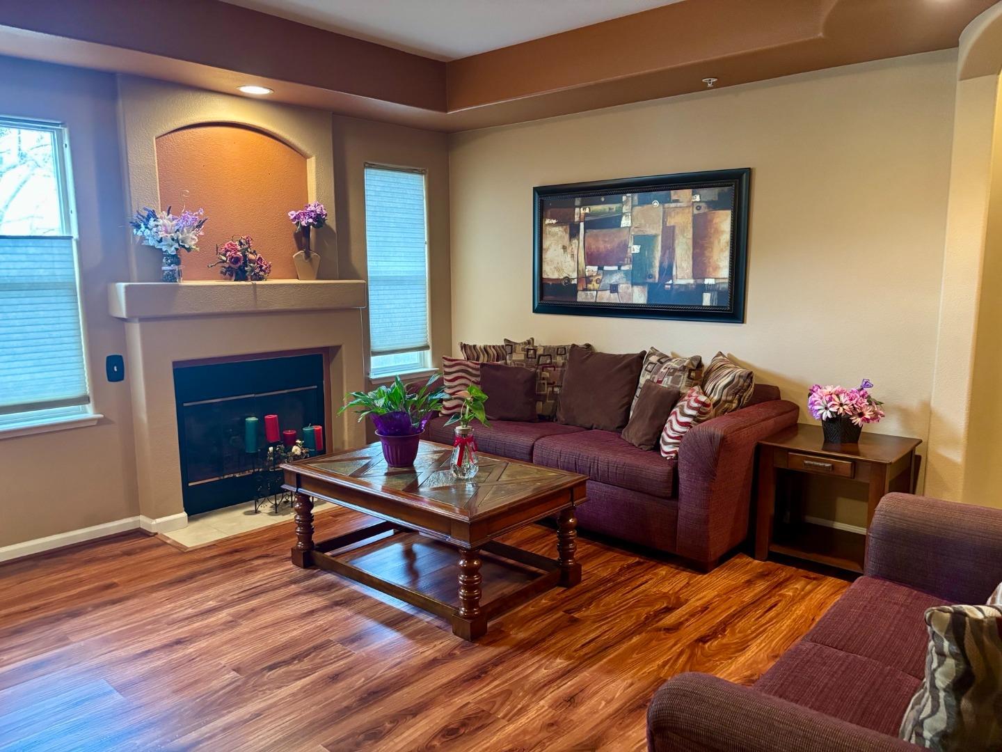 Detail Gallery Image 5 of 22 For 221 Alves Ln, Greenfield,  CA 93927 - 4 Beds | 3 Baths