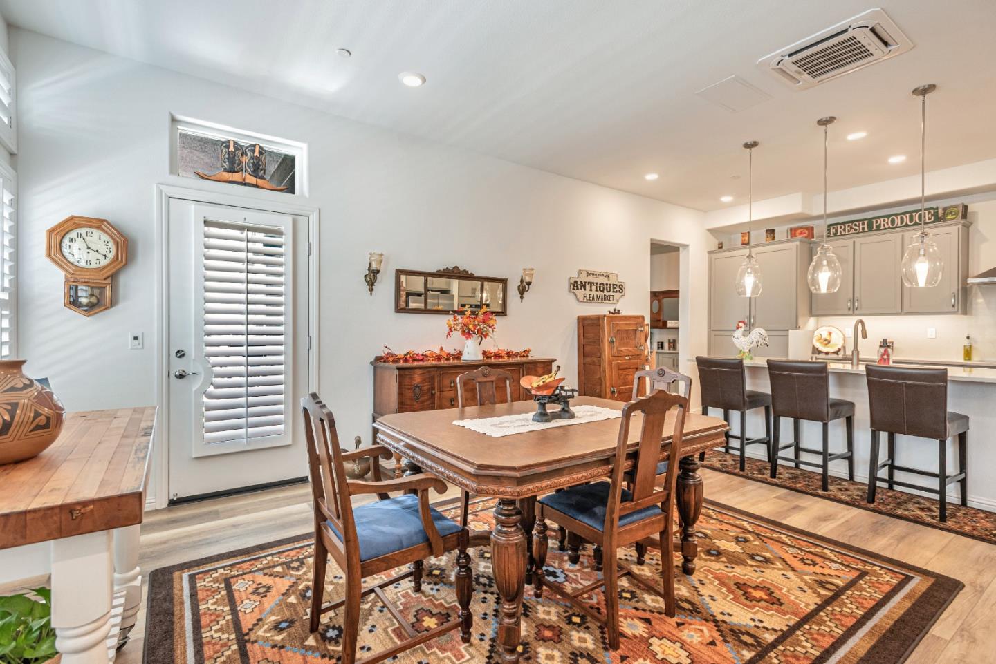 Photo #5: ML82032497 Listing: Photo #5