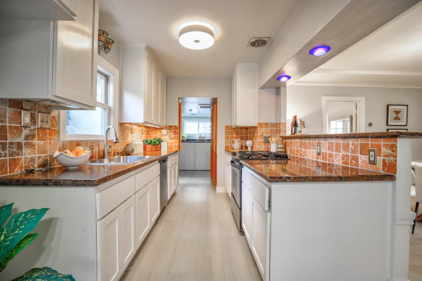 Detail Gallery Image 17 of 30 For 798 Pershing Ave, San Jose,  CA 95126 - 3 Beds | 2 Baths