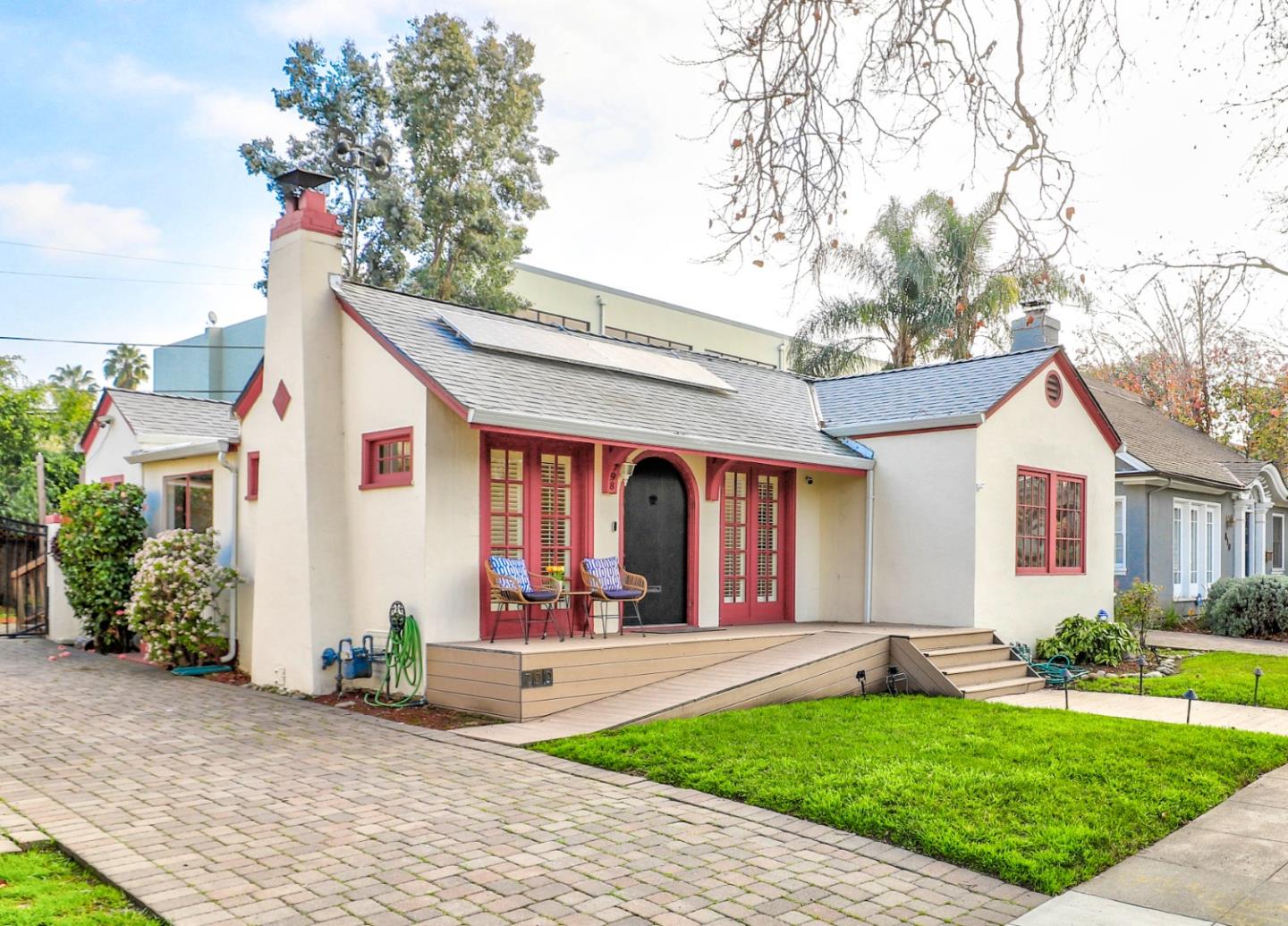 Detail Gallery Image 2 of 30 For 798 Pershing Ave, San Jose,  CA 95126 - 3 Beds | 2 Baths