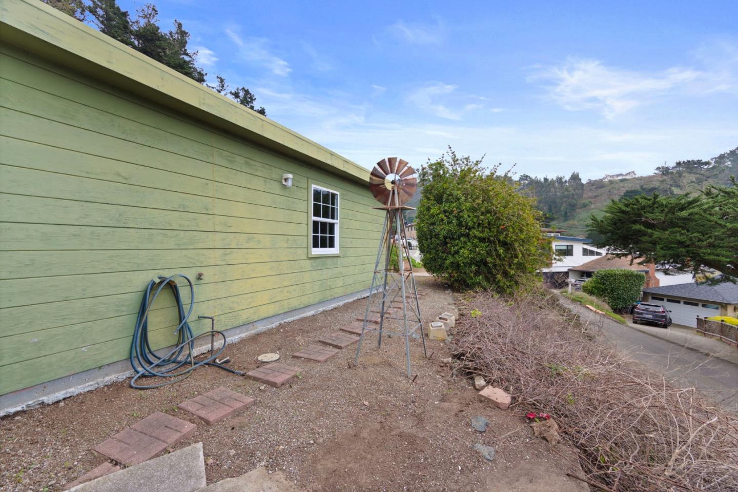 Detail Gallery Image 35 of 50 For 621 Carmel Ave, Pacifica,  CA 94044 - 2 Beds | 2 Baths