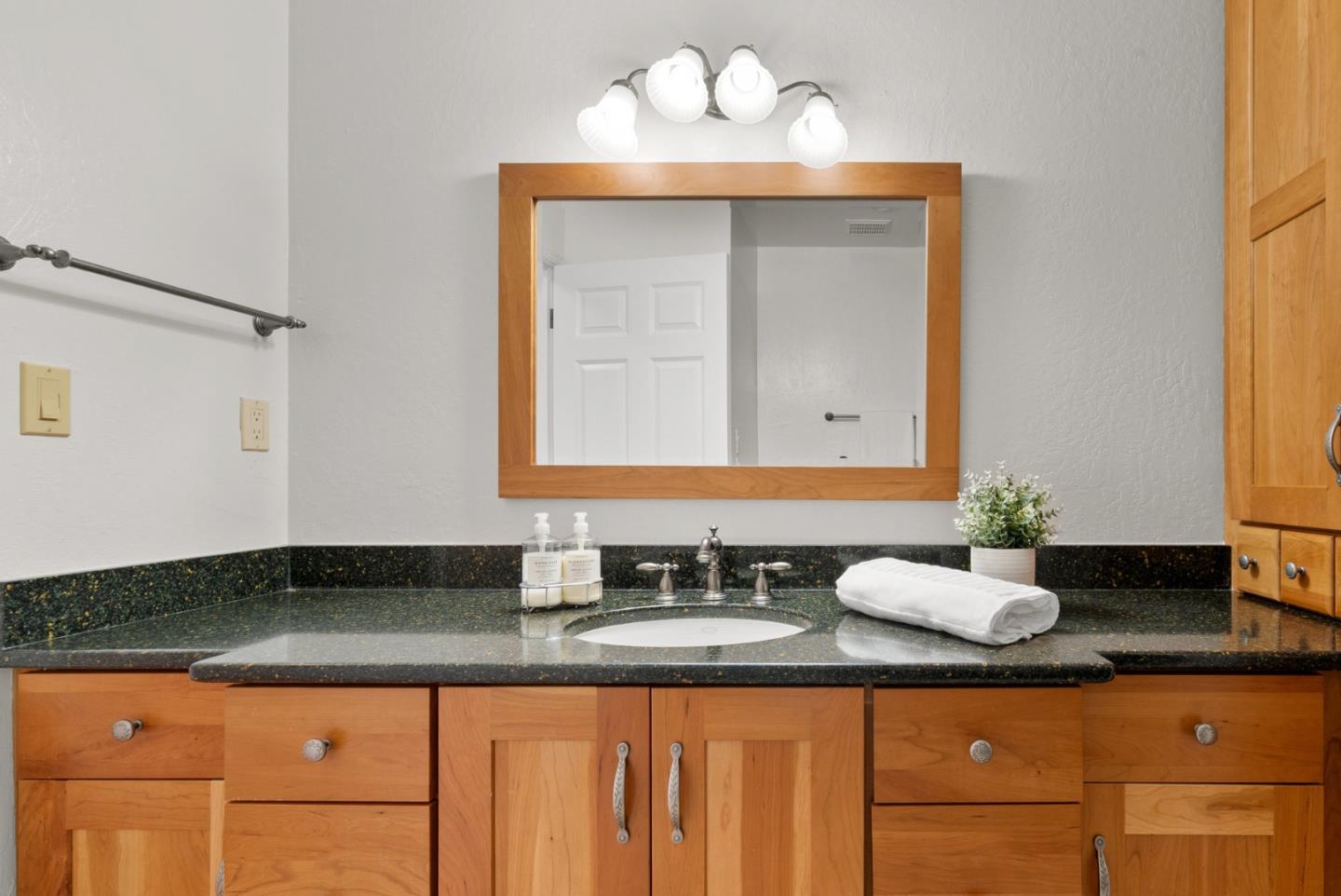 Detail Gallery Image 37 of 68 For 480 Quail Ridge Rd, Scotts Valley,  CA 95066 - 3 Beds | 2/1 Baths