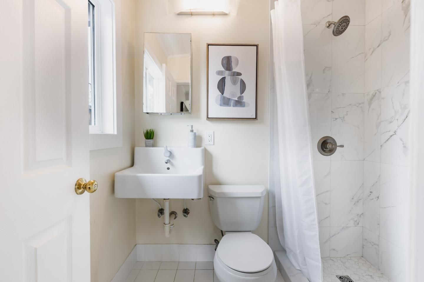 Detail Gallery Image 15 of 18 For 60 Lorelei Ln, Menlo Park,  CA 94025 - 3 Beds | 2 Baths