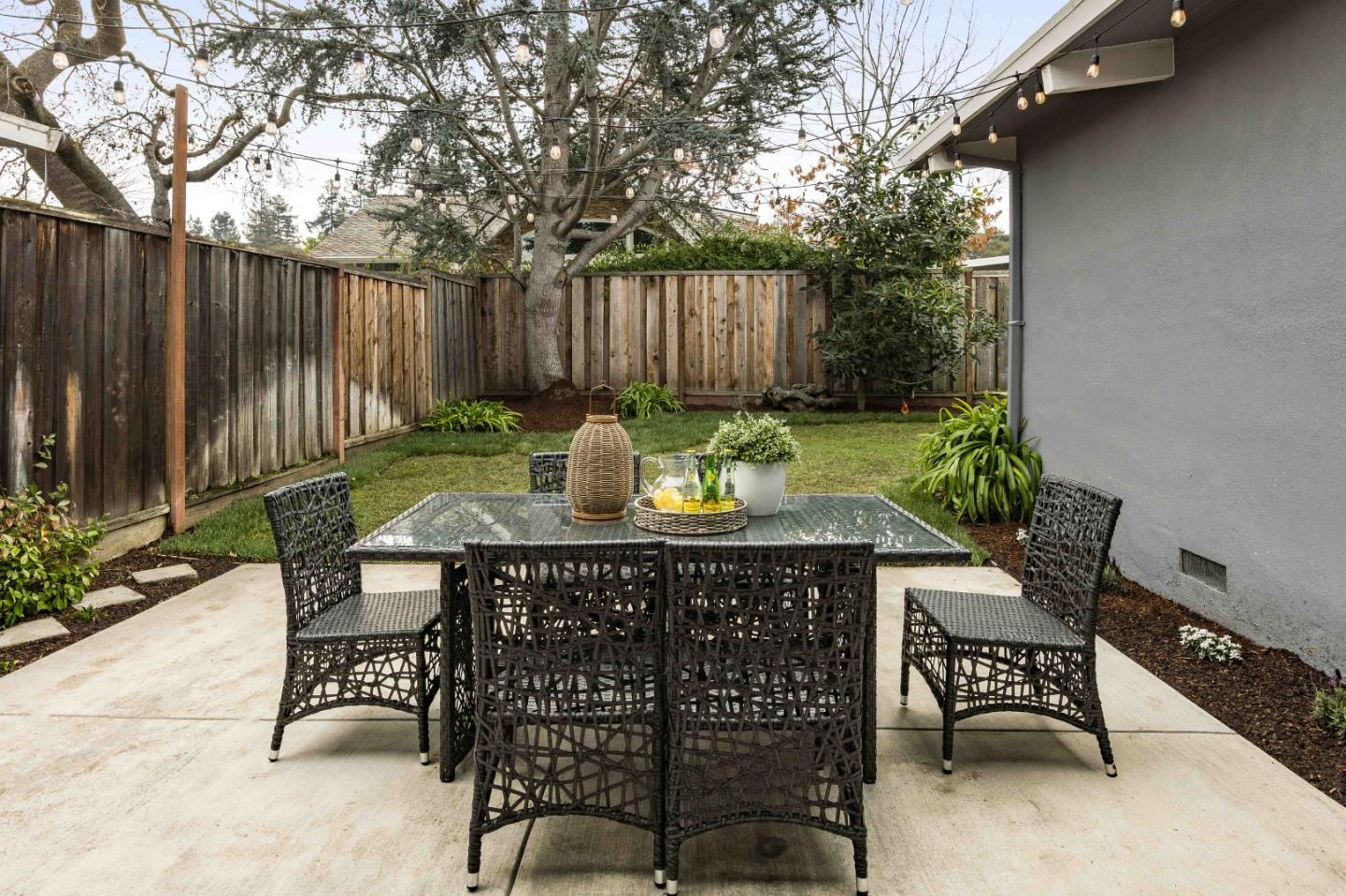 Detail Gallery Image 17 of 18 For 60 Lorelei Ln, Menlo Park,  CA 94025 - 3 Beds | 2 Baths