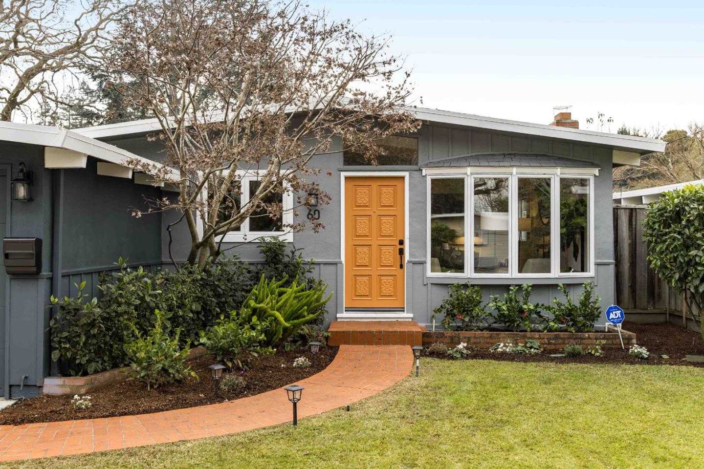 Detail Gallery Image 3 of 18 For 60 Lorelei Ln, Menlo Park,  CA 94025 - 3 Beds | 2 Baths