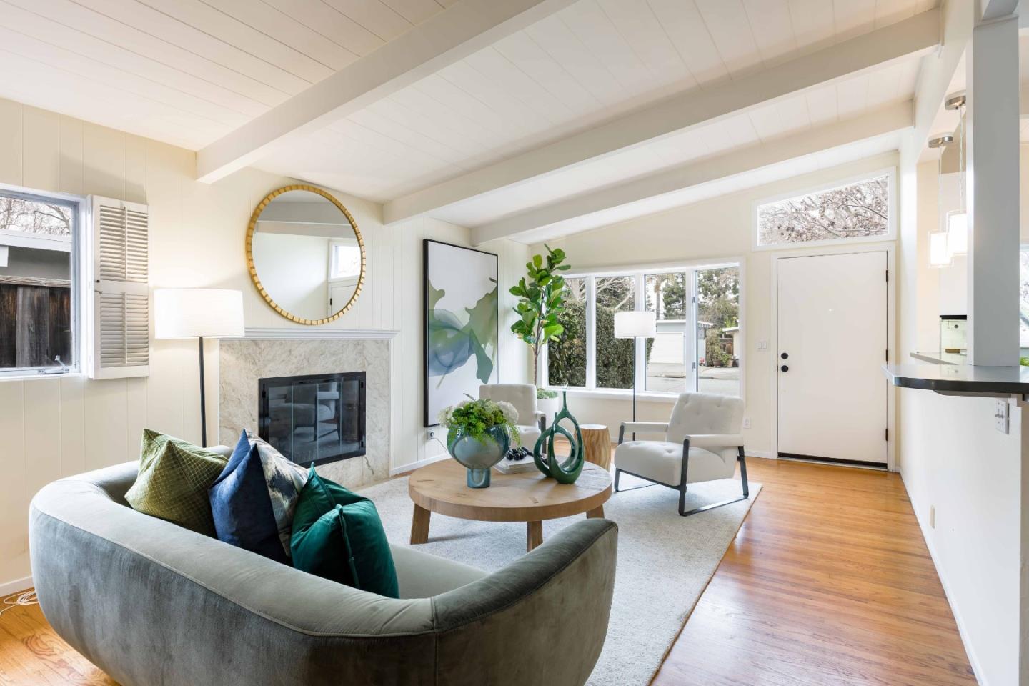 Detail Gallery Image 4 of 18 For 60 Lorelei Ln, Menlo Park,  CA 94025 - 3 Beds | 2 Baths