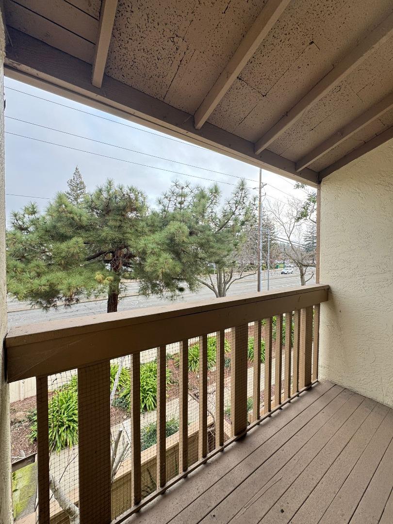 Detail Gallery Image 11 of 33 For 1975 Olmo Way, Walnut Creek,  CA 94598 - 2 Beds | 2/1 Baths