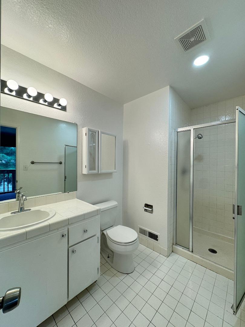 Detail Gallery Image 12 of 33 For 1975 Olmo Way, Walnut Creek,  CA 94598 - 2 Beds | 2/1 Baths