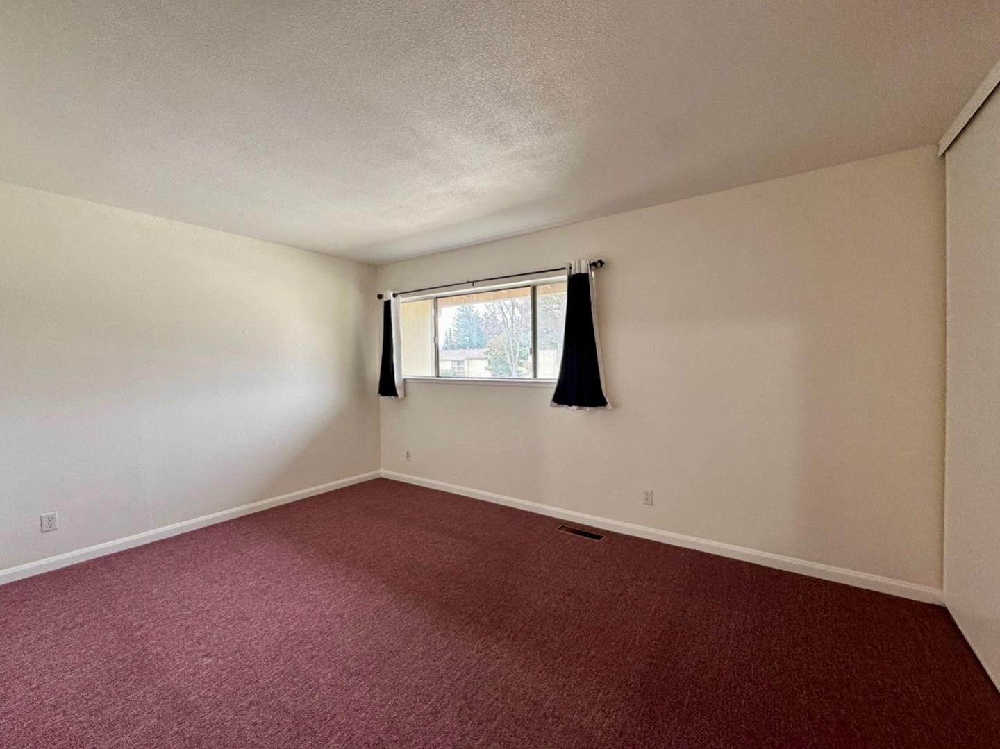 Detail Gallery Image 13 of 33 For 1975 Olmo Way, Walnut Creek,  CA 94598 - 2 Beds | 2/1 Baths