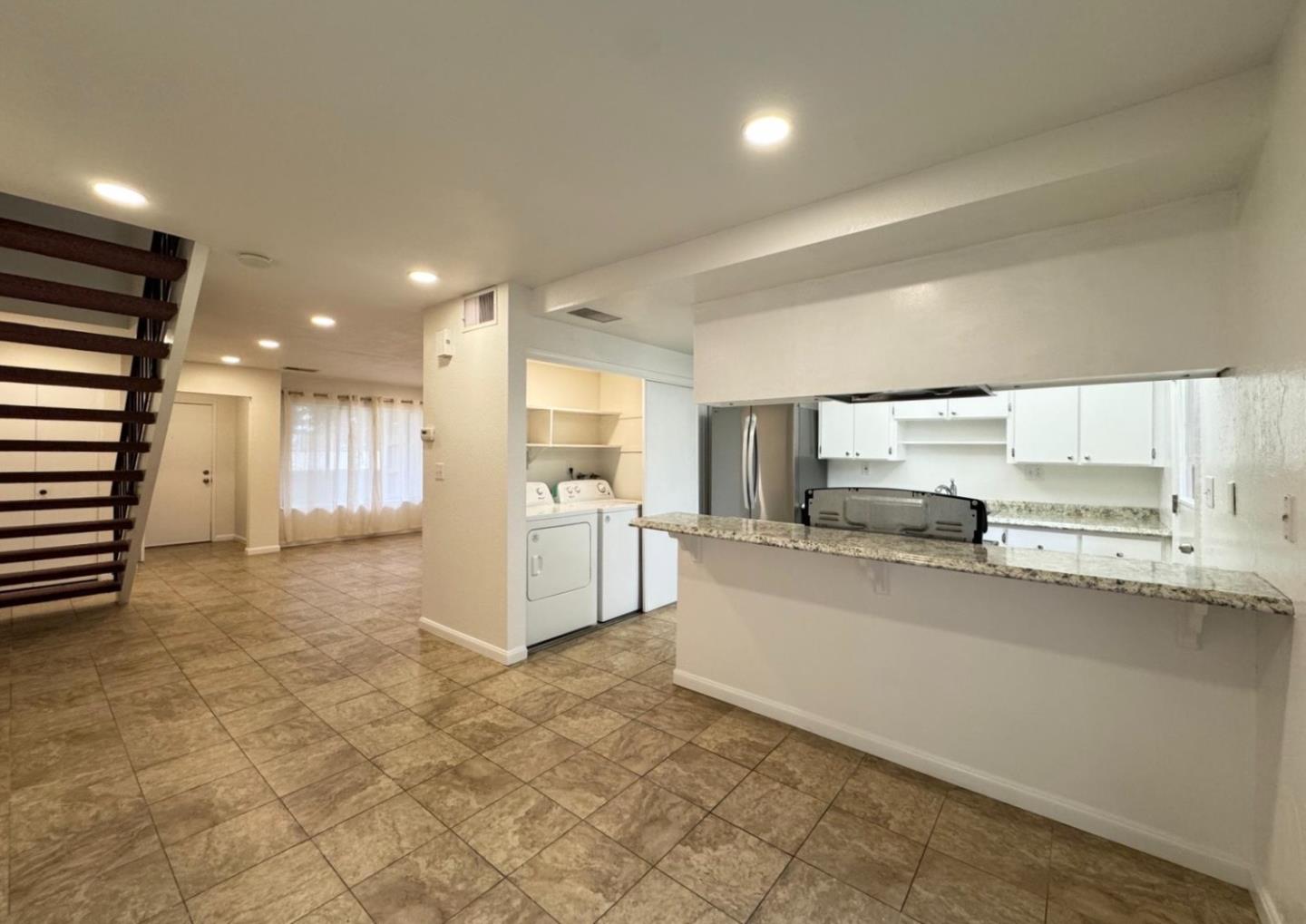 Detail Gallery Image 5 of 33 For 1975 Olmo Way, Walnut Creek,  CA 94598 - 2 Beds | 2/1 Baths