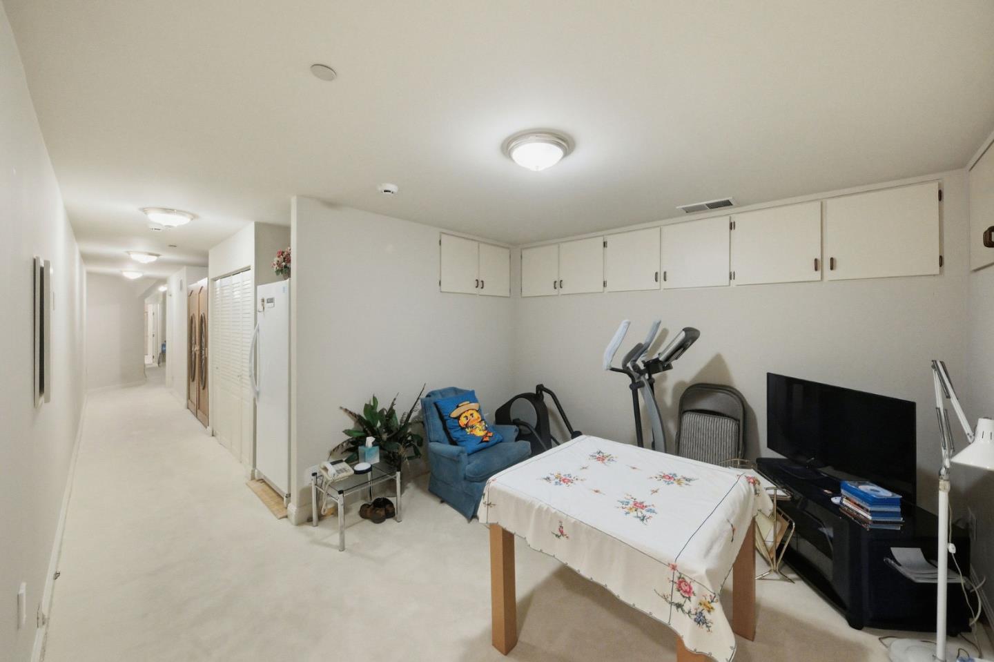 Detail Gallery Image 103 of 142 For 2930 Privet Dr, Hillsborough,  CA 94010 - 7 Beds | 6/2 Baths