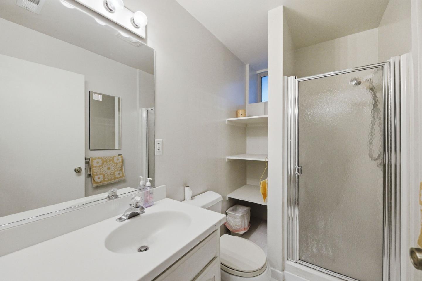 Detail Gallery Image 107 of 142 For 2930 Privet Dr, Hillsborough,  CA 94010 - 7 Beds | 6/2 Baths