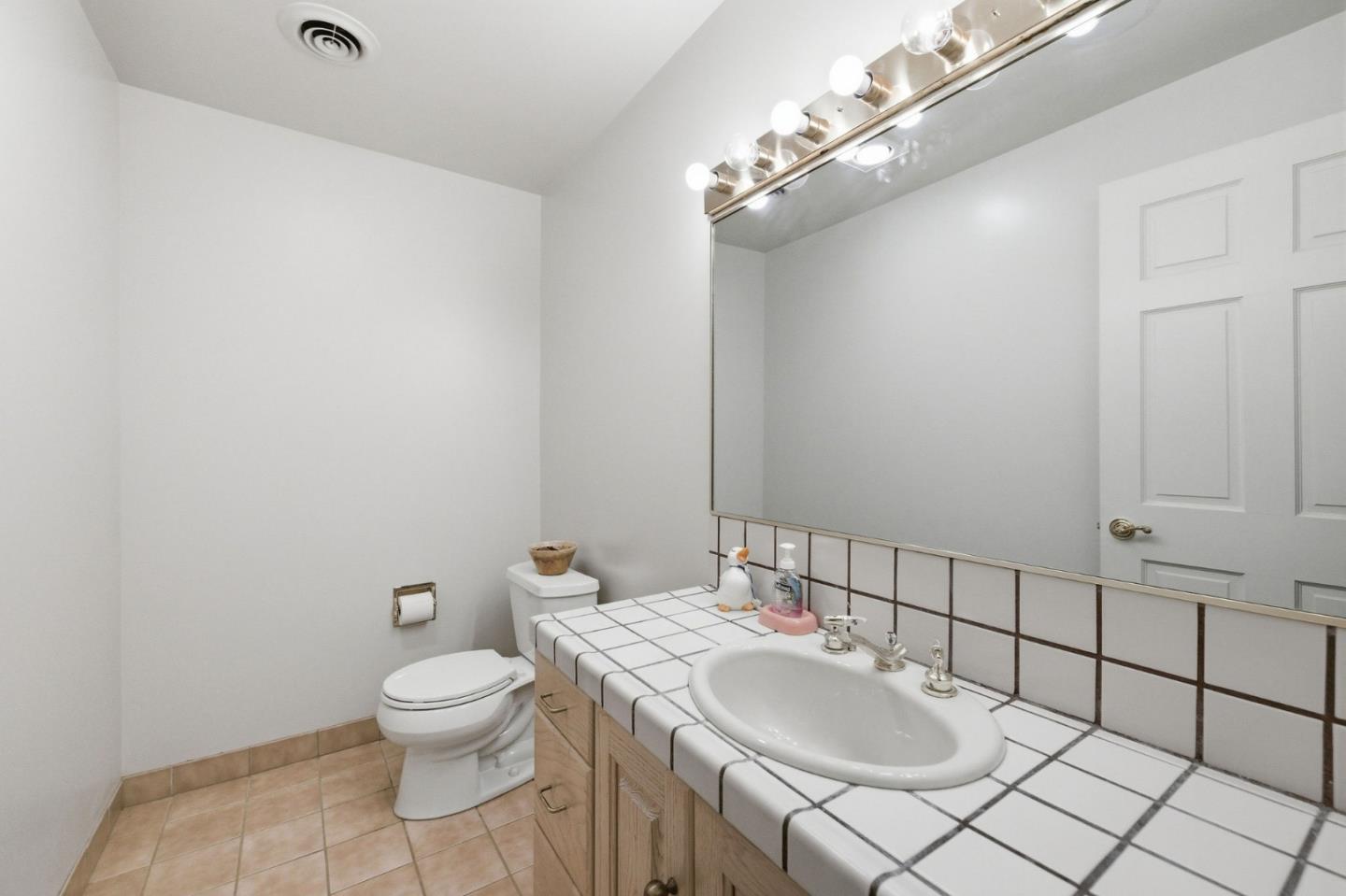 Detail Gallery Image 111 of 142 For 2930 Privet Dr, Hillsborough,  CA 94010 - 7 Beds | 6/2 Baths