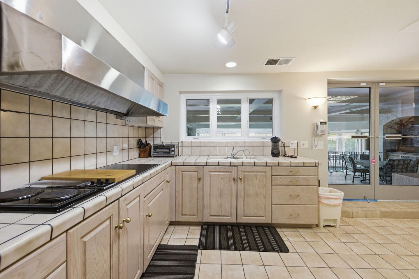 Detail Gallery Image 115 of 142 For 2930 Privet Dr, Hillsborough,  CA 94010 - 7 Beds | 6/2 Baths