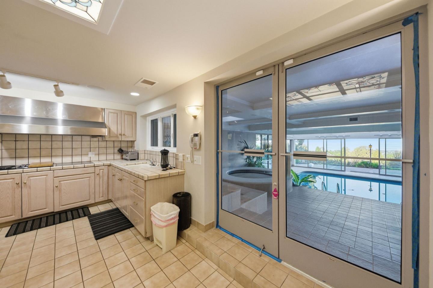 Detail Gallery Image 116 of 142 For 2930 Privet Dr, Hillsborough,  CA 94010 - 7 Beds | 6/2 Baths