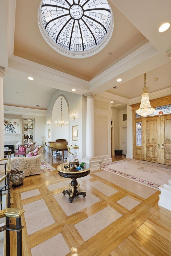 Detail Gallery Image 12 of 142 For 2930 Privet Dr, Hillsborough,  CA 94010 - 7 Beds | 6/2 Baths