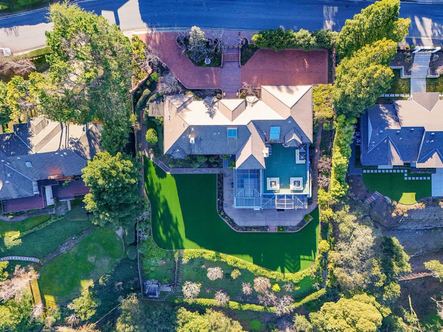 Detail Gallery Image 131 of 142 For 2930 Privet Dr, Hillsborough,  CA 94010 - 7 Beds | 6/2 Baths