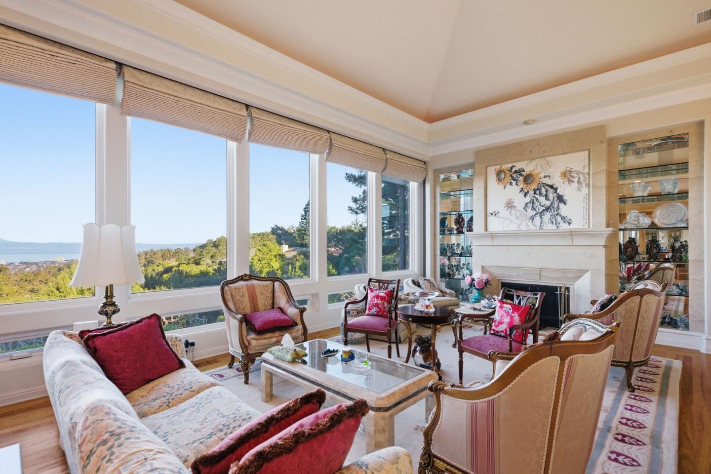 Detail Gallery Image 14 of 142 For 2930 Privet Dr, Hillsborough,  CA 94010 - 7 Beds | 6/2 Baths