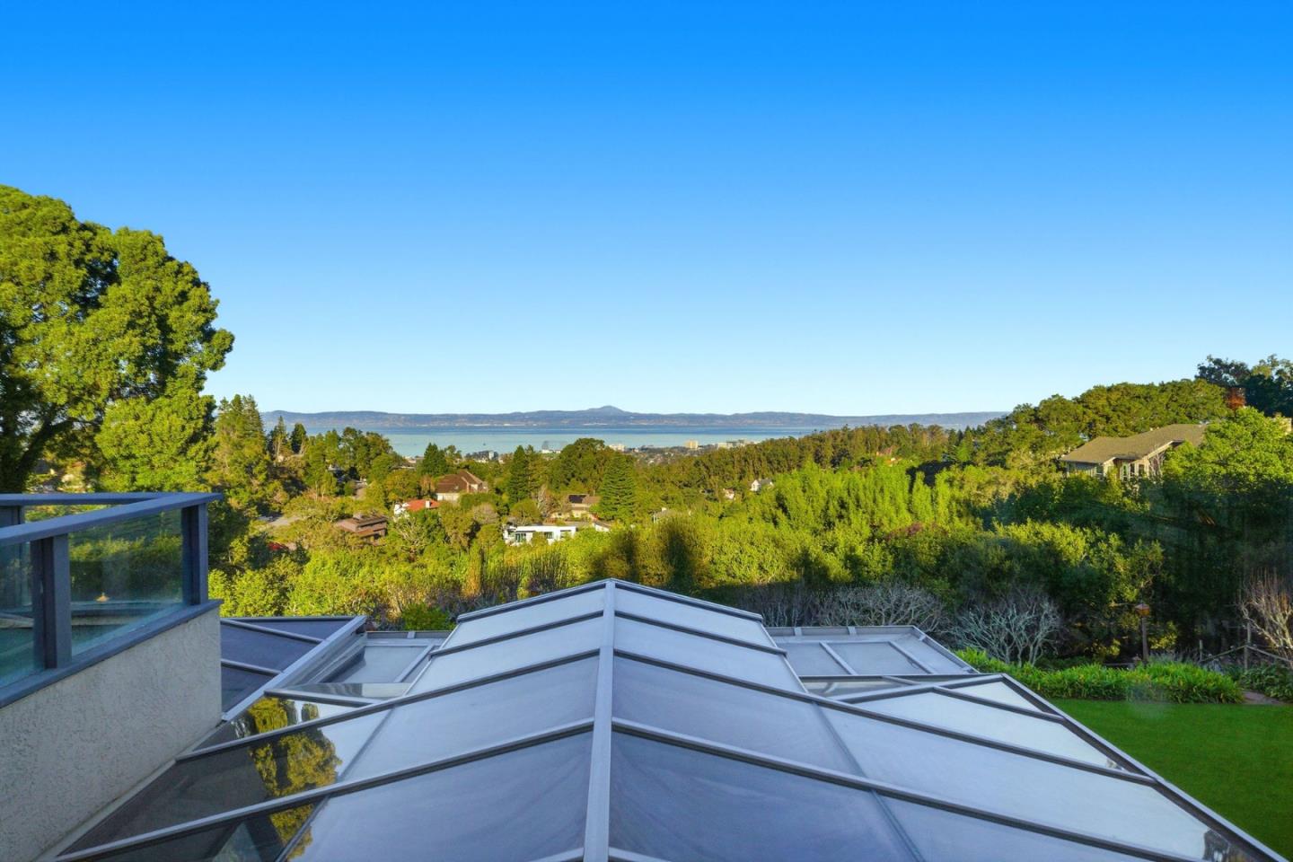 Detail Gallery Image 25 of 142 For 2930 Privet Dr, Hillsborough,  CA 94010 - 7 Beds | 6/2 Baths